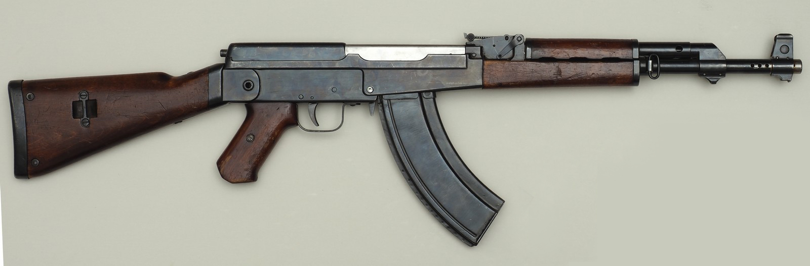 7,62-мм автомат Калашникова АК-46 №1. 1946 год (Фото ВИМАИВ и ВС);