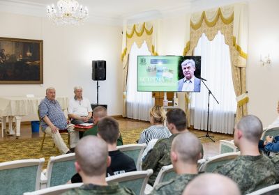 В ЦДРА ПРОШЛА ТВОРЧЕСКАЯ ВСТРЕЧА С ПРОЗАИКОМ НИКОЛАЕМ СТАРОДЫМОВЫМ