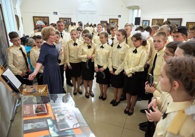 ЕКАТЕРИНА КУГАЧ ОТОБРАЖАЕТ КРАСОТУ МИРА: В ЦДРА ОТКРЫЛАСЬ ХУДОЖЕСТВЕННАЯ ВЫСТАВКА «ЛЕТО. ПЕЙЗАЖ»