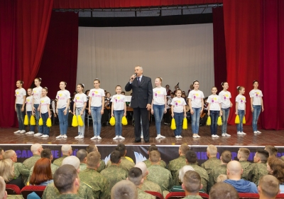 Концерт для участников парада